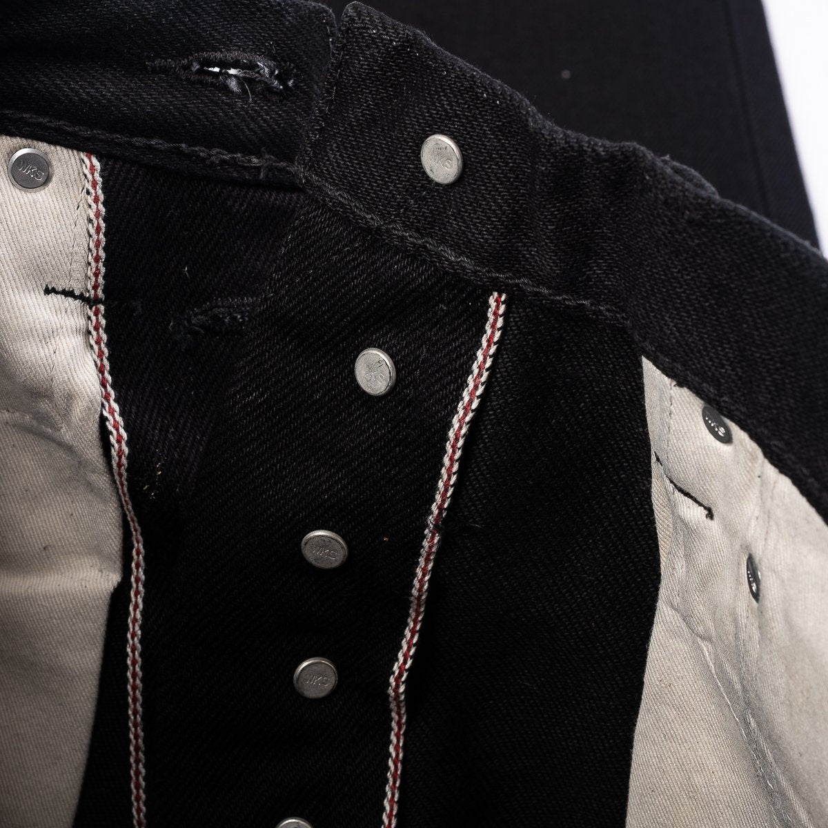 IH-888S-SBG 21oz Selvedge Denim Medium High Rise Tapered Cut Jeans  Superblack Fades To Grey Fly Detail